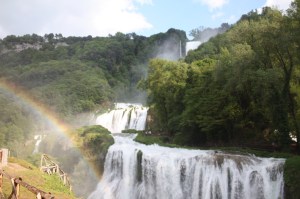 Dopo la pioggia viene il sereno, e l'arcobaleno... il bello della primavera