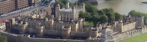 Tower_of_london_from_swissre_panoramic